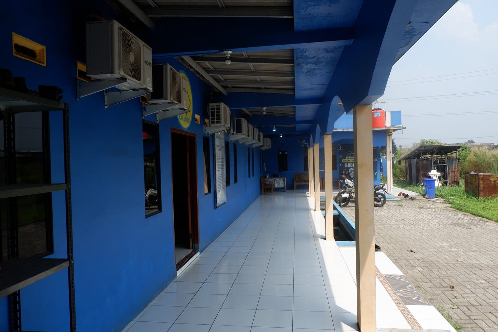 Area Parkir — kampus STTK Karawang